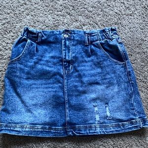 Brand is ANGLE  designed in Los Angeles. Size large